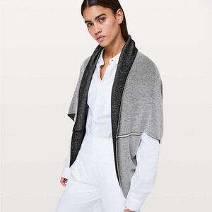 Lululemon Exaltation Wrap Black / Silver Ice One Size